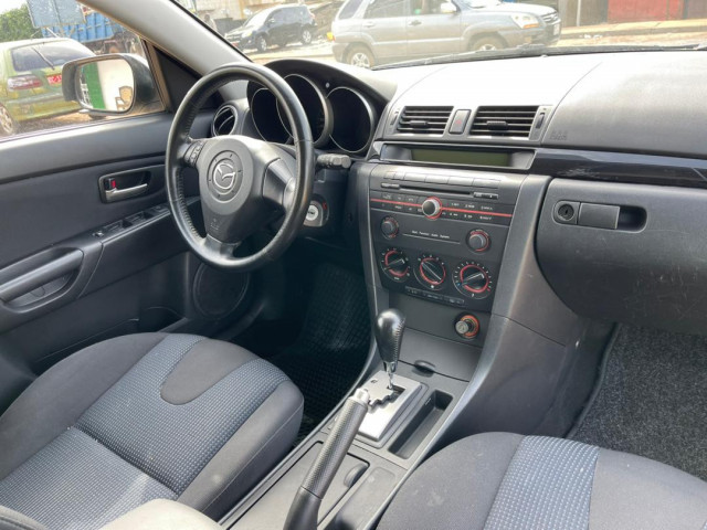 Mazda 3, Voitures, Conakry