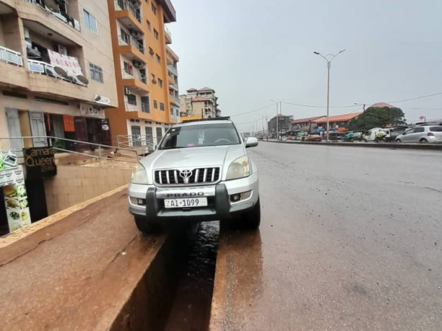 Toyota Land Cruiser Prado, Voitures, Conakry
