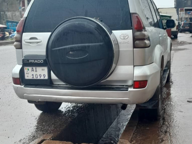 Toyota Land Cruiser Prado, Voitures, Conakry