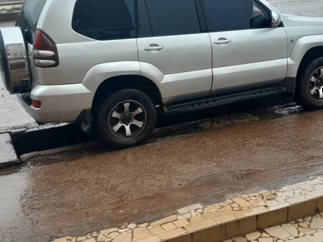 Toyota Land Cruiser Prado, Voitures, Conakry