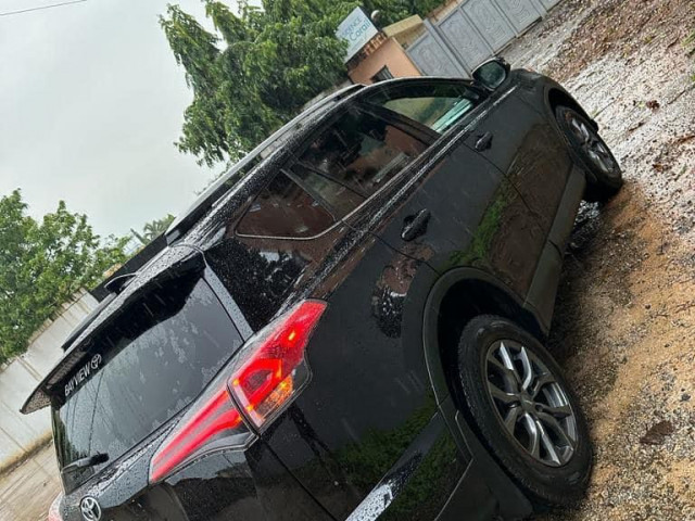 Toyota RAV4, Voitures, Conakry