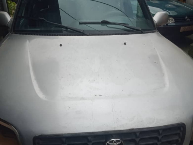 Toyota RAV4, Voitures, Conakry