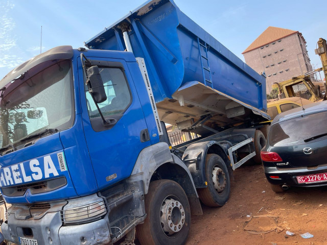 Camion Renault Kerax 430 DXI, Camions - Autobus, Conakry