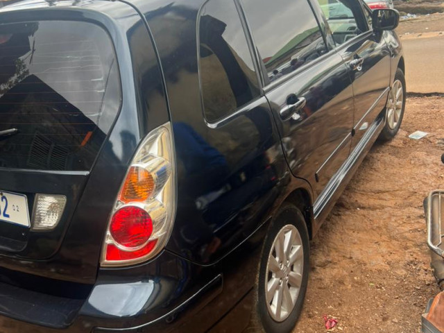 Suzuki Liana, Voitures, Conakry