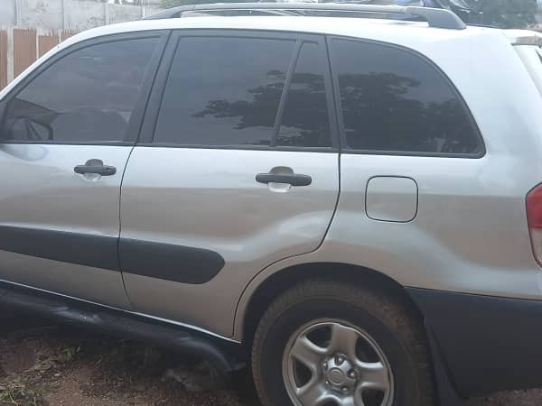 Toyota RAV4, Voitures, Conakry