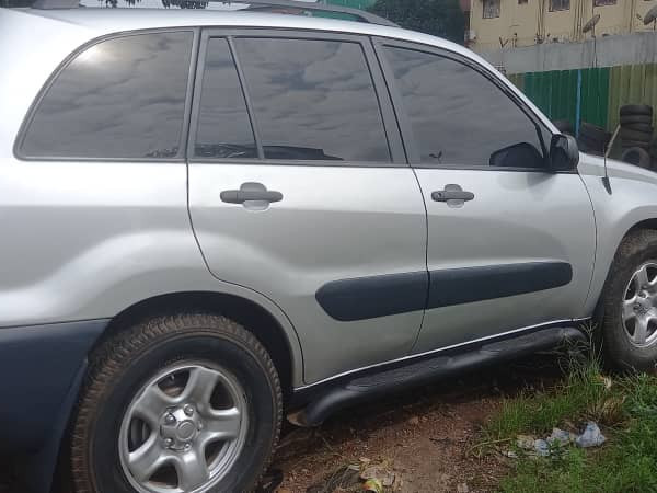 Toyota RAV4, Voitures, Conakry