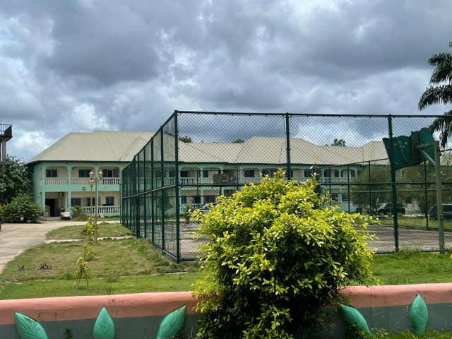 Bâtiment à Maferenya, Locaux Commerciaux, Conakry