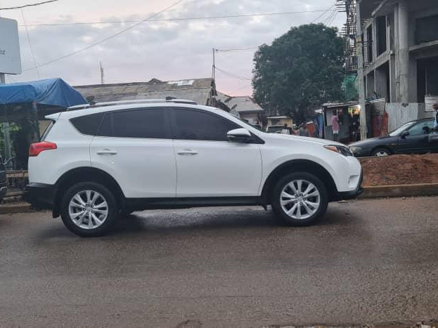 Toyota RAV4, Voitures, Conakry