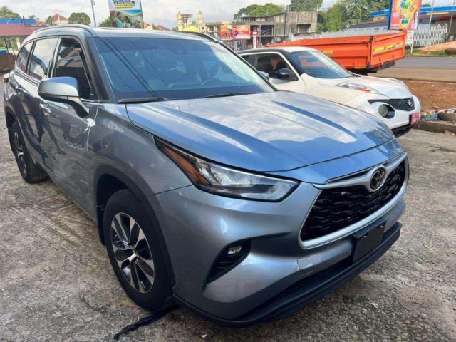 Toyota Highlander, Voitures, Conakry
