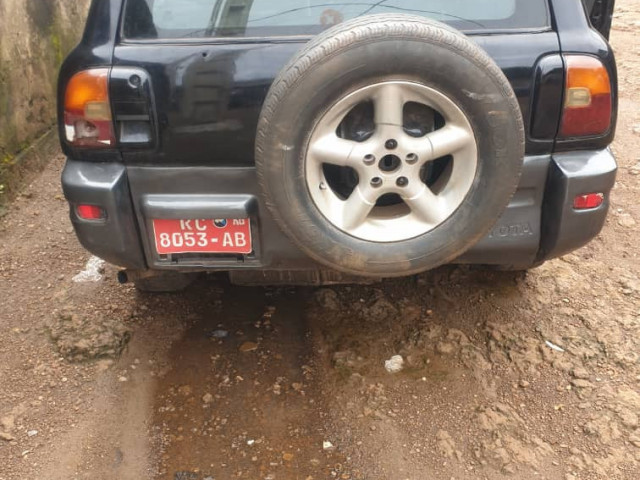 Toyota RAV4, Voitures, Conakry