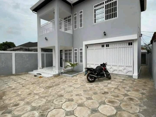 Bâtiment à Keitaya T10, Maisons, Conakry