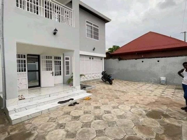 Bâtiment à Keitaya T10, Maisons, Conakry