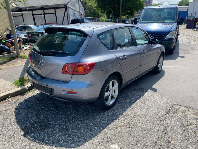 Mazda 3, Voitures, Conakry