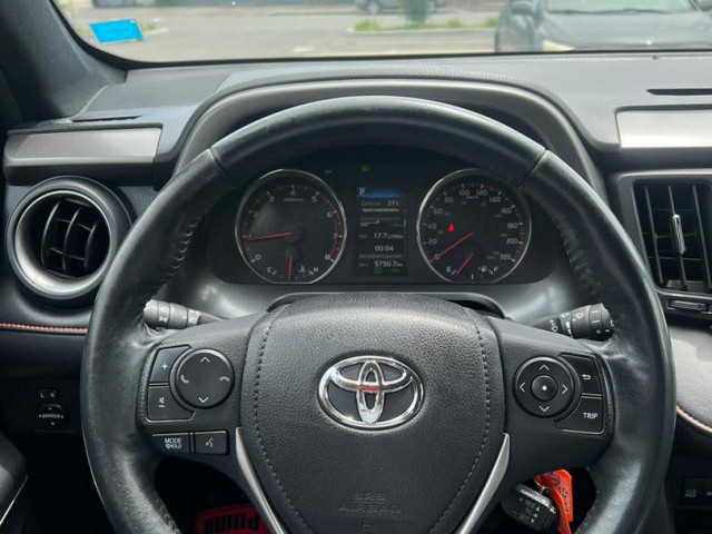 Toyota RAV4, Voitures, Conakry