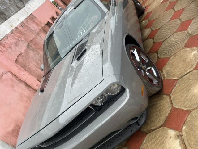 Dodge Challenger, Voitures, Conakry