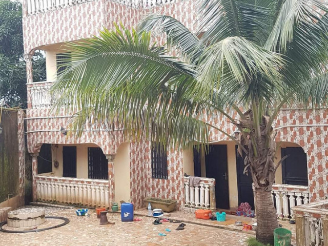 Bâtiment à Fassia, Maisons, Coyah