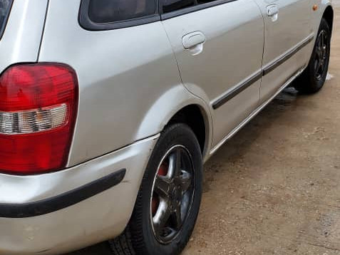 Mazda 323, Voitures, Conakry