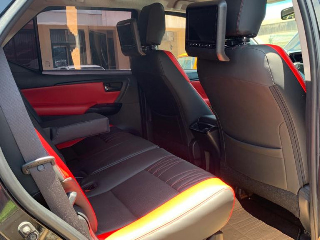 Toyota Fortuner, Voitures, Conakry