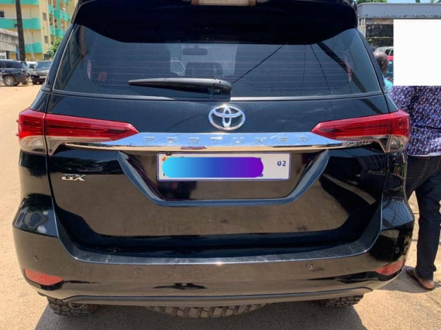 Toyota Fortuner, Voitures, Conakry