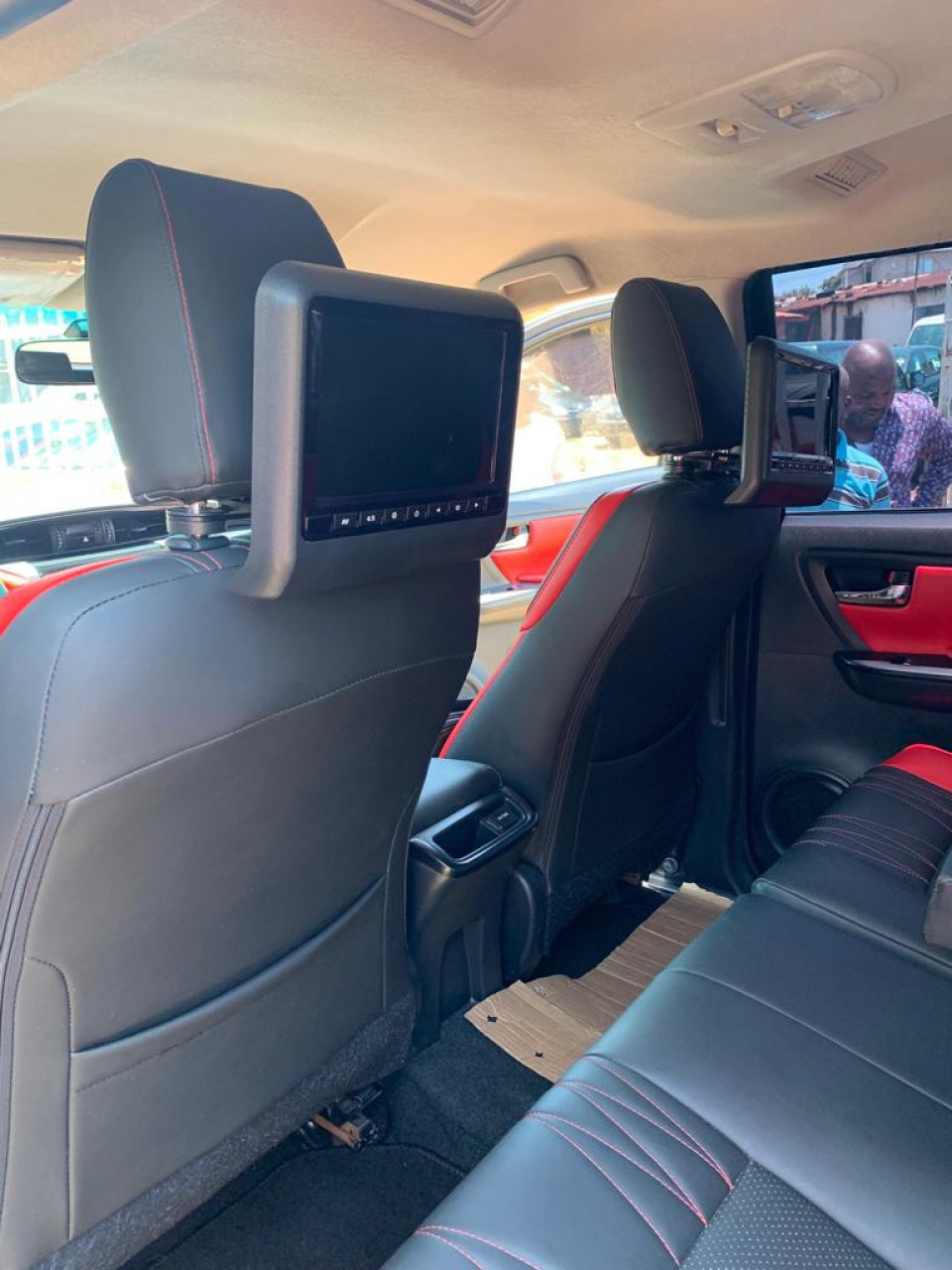 Toyota Fortuner, Voitures, Conakry