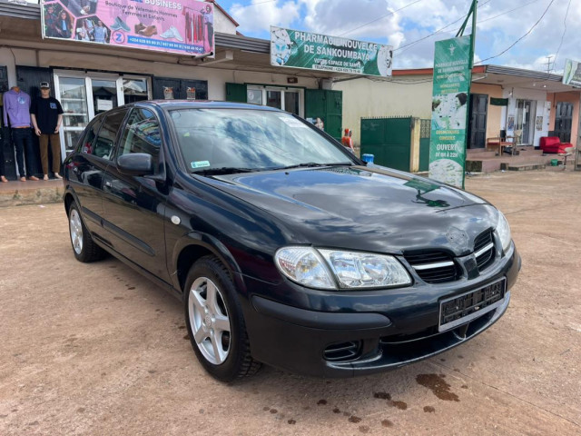 Nissan Almera, Voitures, Conakry