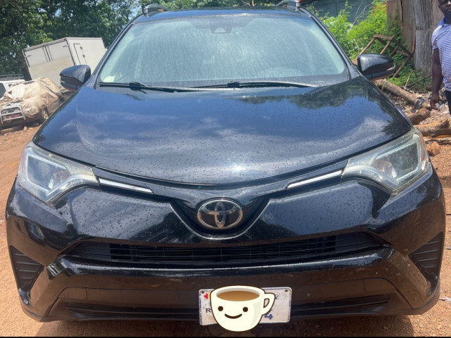 Toyota RAV4, Voitures, Conakry