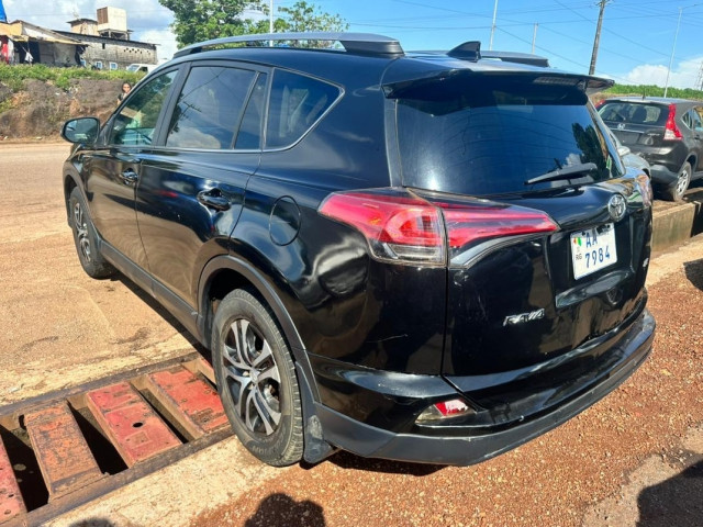 Toyota RAV4, Voitures, Conakry