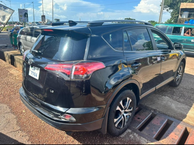 Toyota RAV4, Voitures, Conakry
