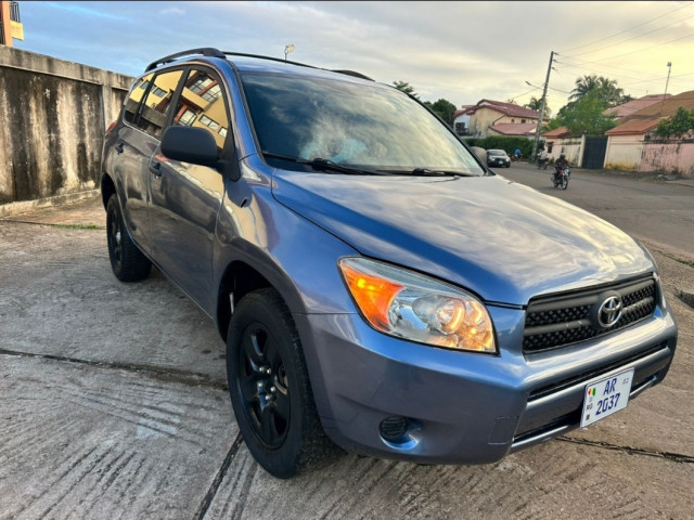Toyota RAV4, Voitures, Conakry