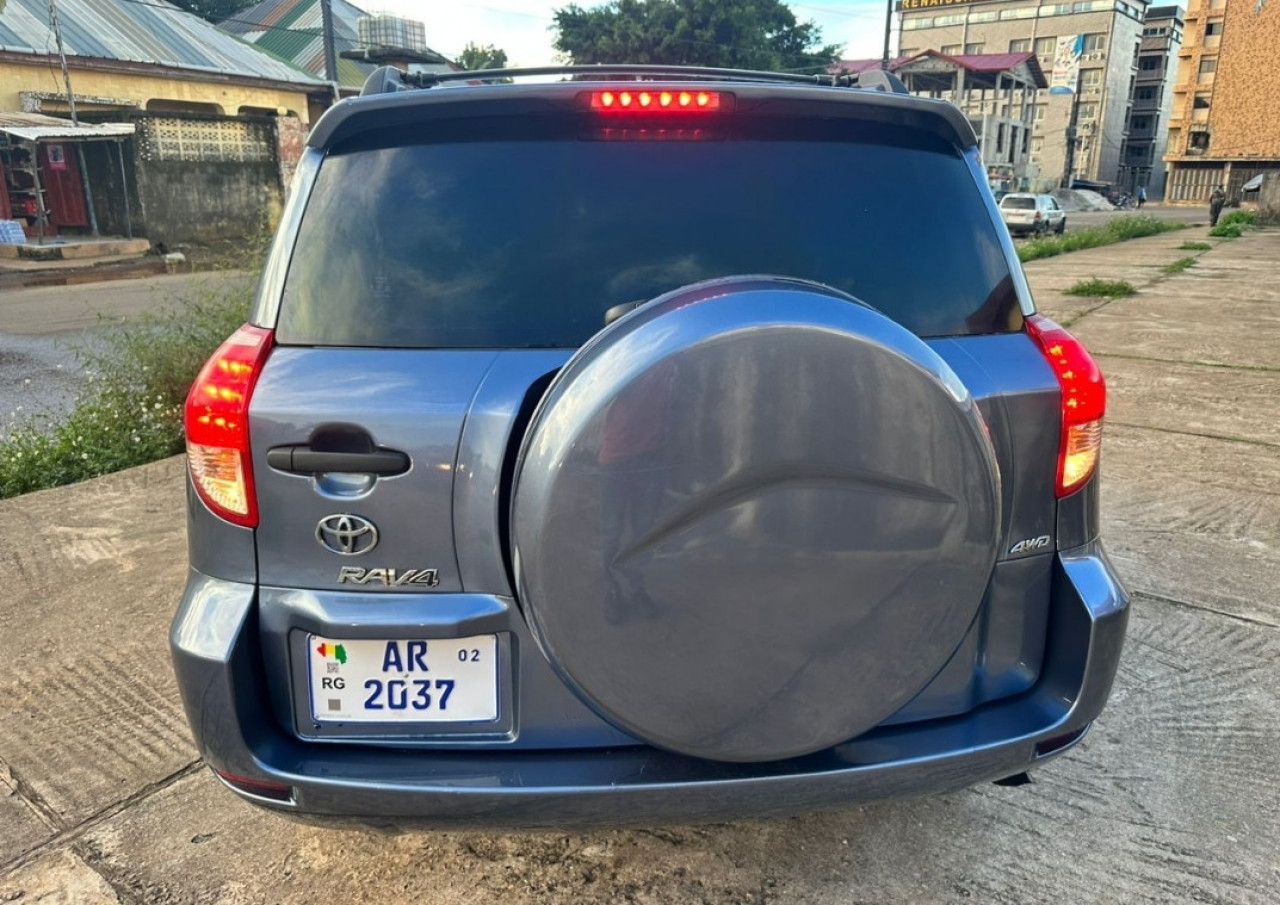 Toyota RAV4, Voitures, Conakry