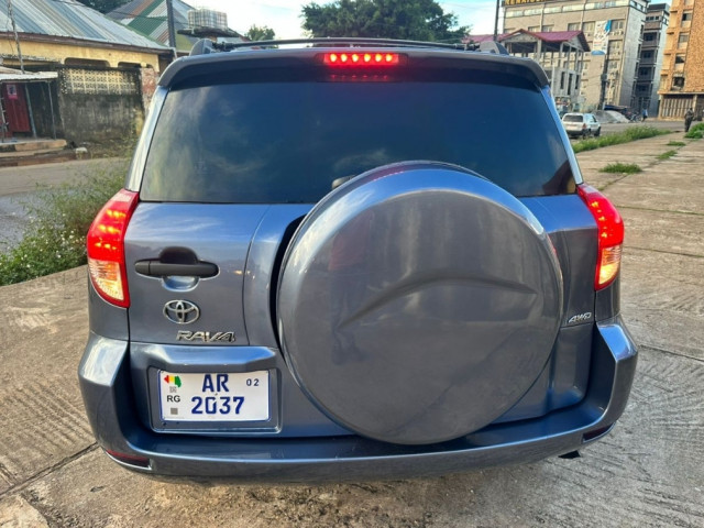 Toyota RAV4, Voitures, Conakry