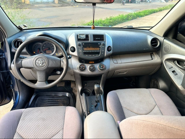 Toyota RAV4, Voitures, Conakry