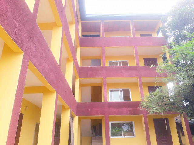 Bâtiment à Lambanyi, Autres Immobiliers, Conakry