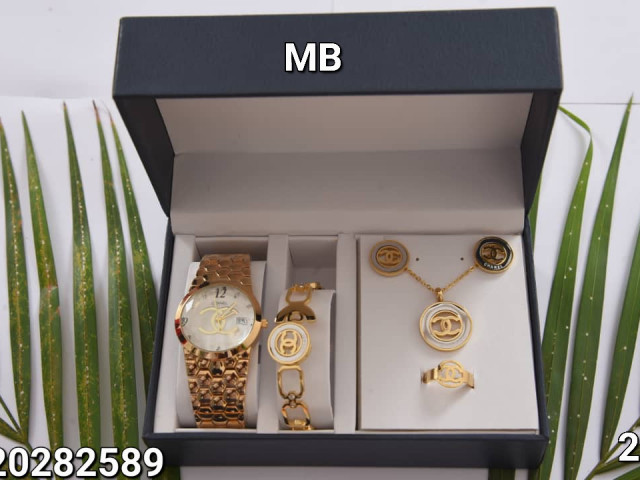 Différents Bijoux, Bijoux - Montres, Conakry