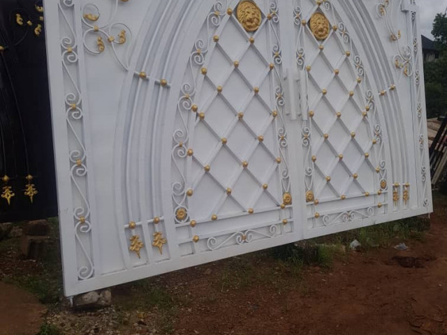 PORTAIL METALLIQUE, Portes - Fenêtres, Conakry
