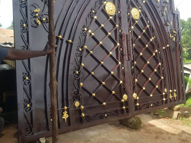 PORTAIL METALLIQUE, Portes - Fenêtres, Conakry