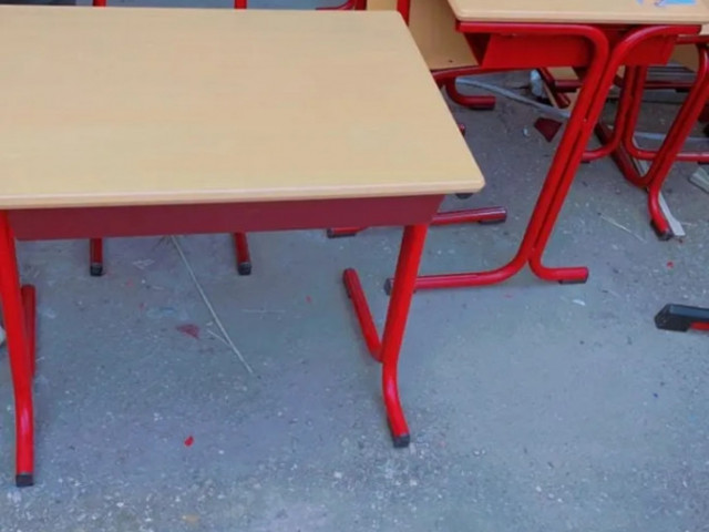 Différentes Bureaux avec Chaises, Tables - Chaises, Conakry