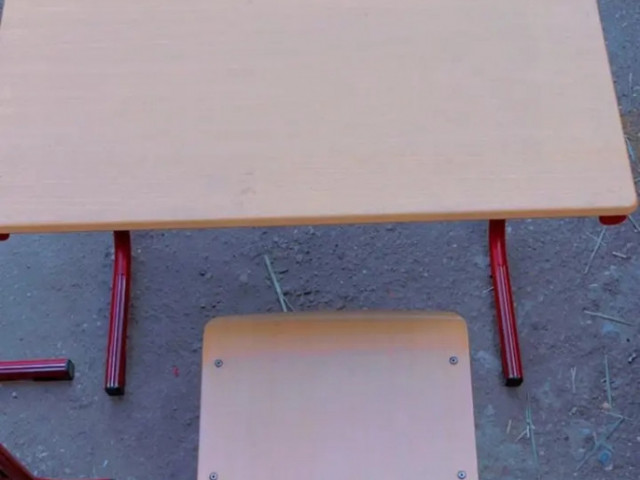 Différentes Bureaux avec Chaises, Tables - Chaises, Conakry