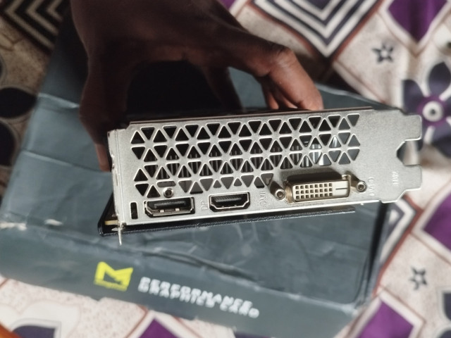 Carte graphique AMD Radeon RX 580 8g carte vidéo dédié, Ordinateurs - Moniteurs, Conakry