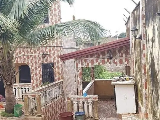 Bâtiment à Gomboyah, Maisons, Coyah