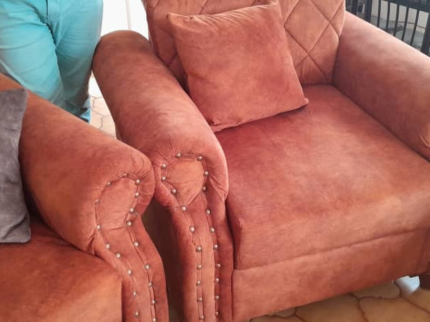 Différents Fauteuils, Lits - Fauteuils, Conakry