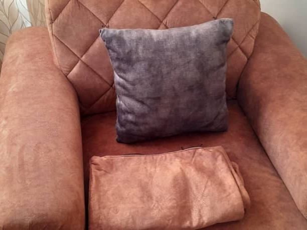Différents Fauteuils, Lits - Fauteuils, Conakry