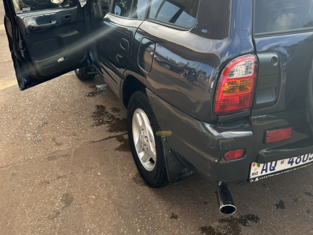 Toyota RAV4, Voitures, Conakry