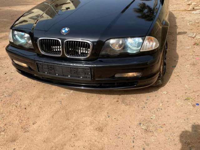 BMW Serie 3, Voitures, Conakry