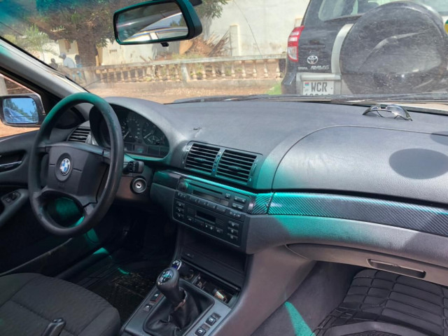BMW Serie 3, Voitures, Conakry