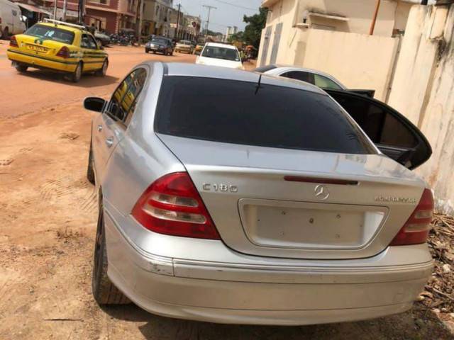 Mercedes-Benz Classe C, Voitures, Conakry