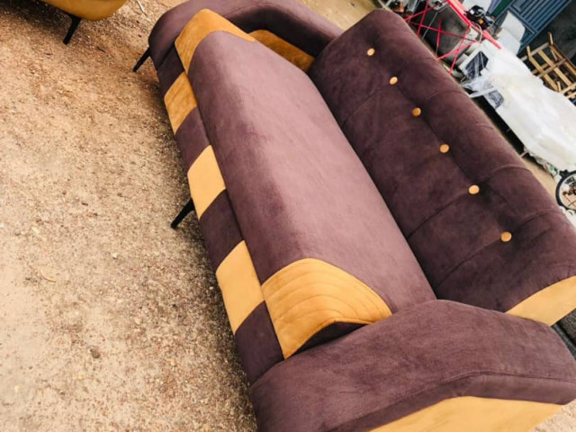Différents Fauteuils, Lits - Fauteuils, Conakry