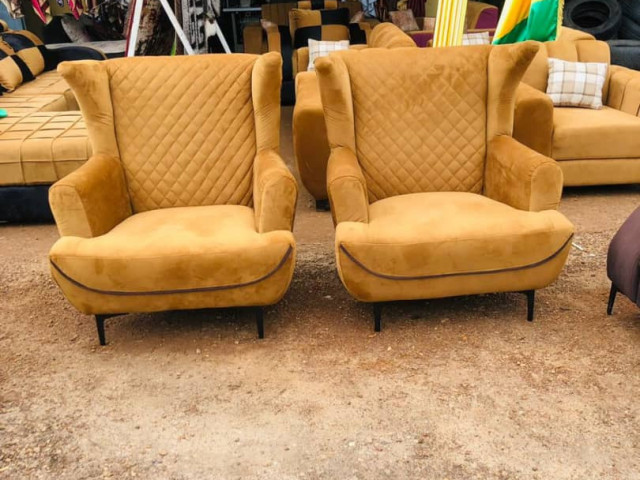 Différents Fauteuils, Lits - Fauteuils, Conakry