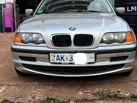 BMW 318i, Voitures, Conakry