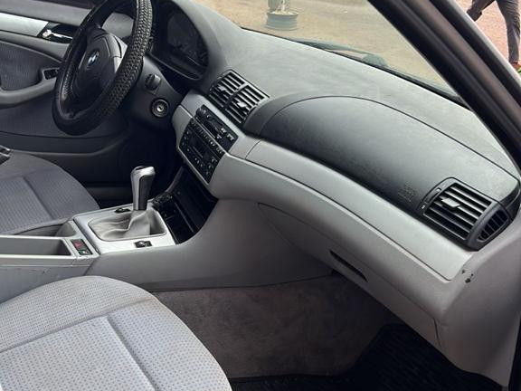 BMW 318i, Voitures, Conakry